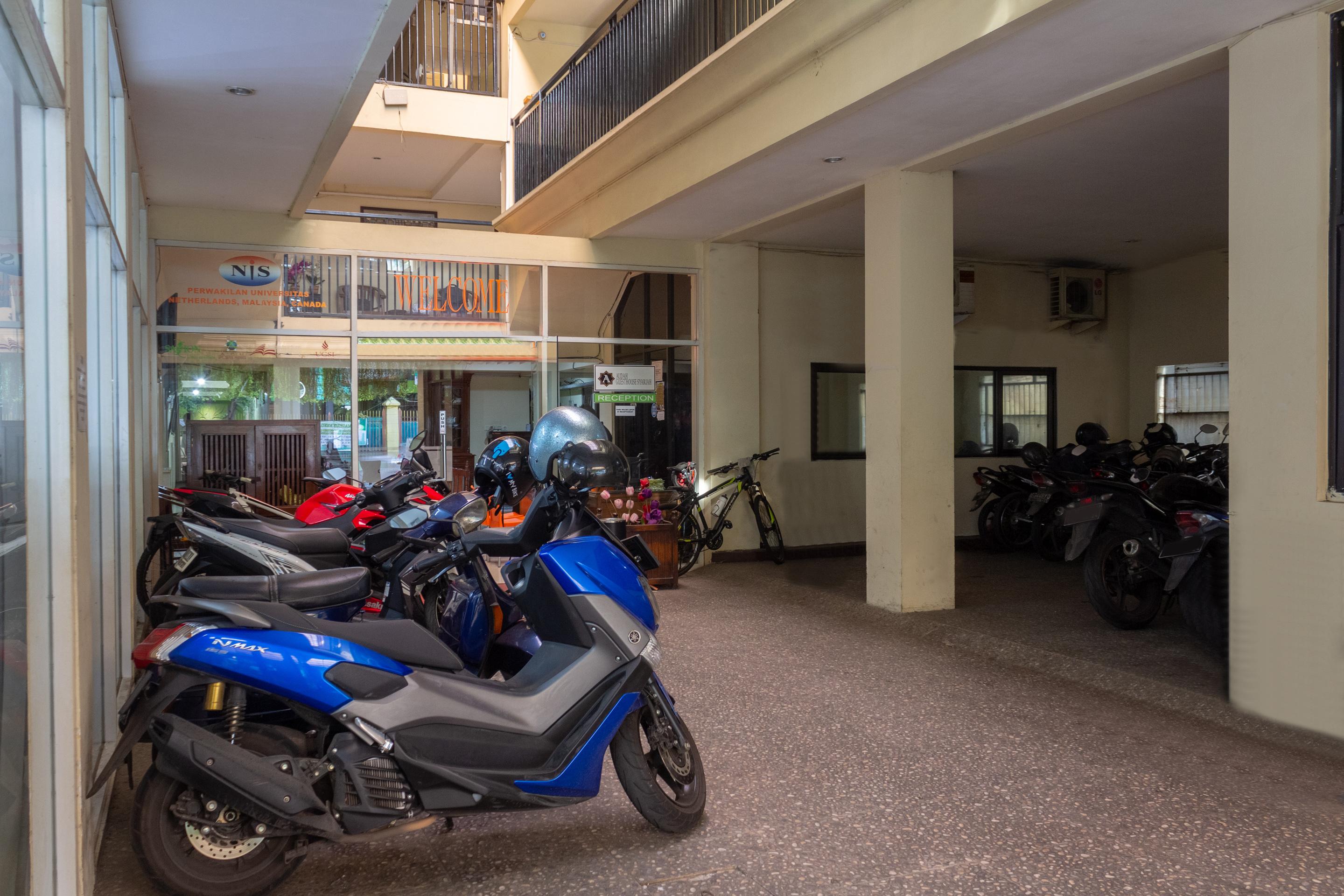 Audah Guesthouse Syariah Kuningan Redpartner Jacarta Exterior foto